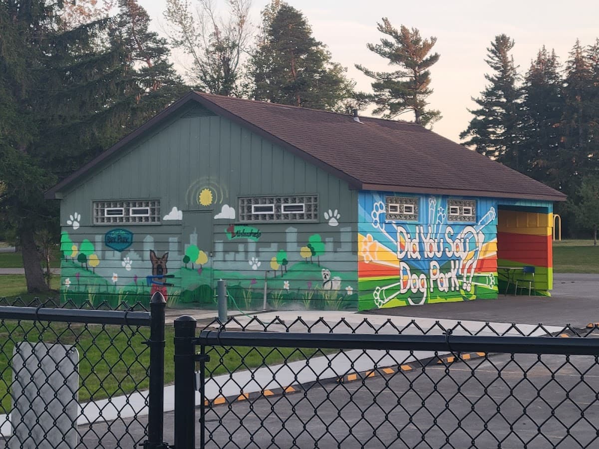 Como Lake Bark Park