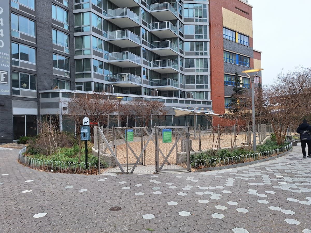 Dog Park Of Gantry Plaza State Park