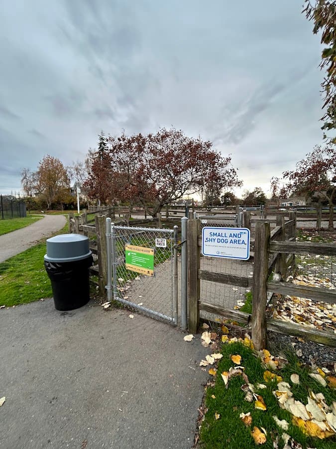 Magnolia Manor Park Off-Leash Area