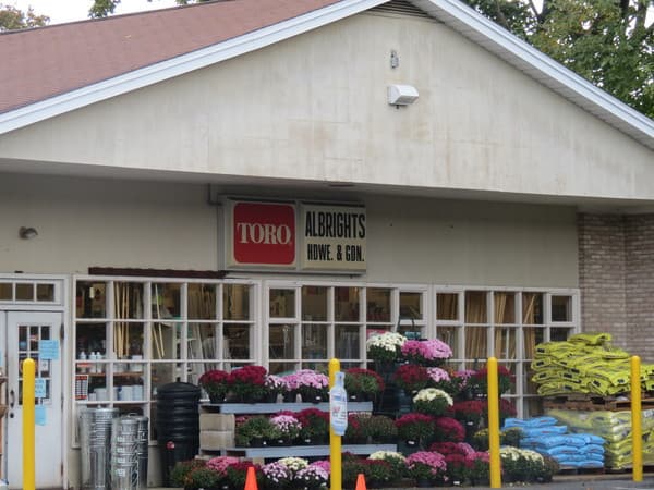 Albright's Hardware & Garden Center