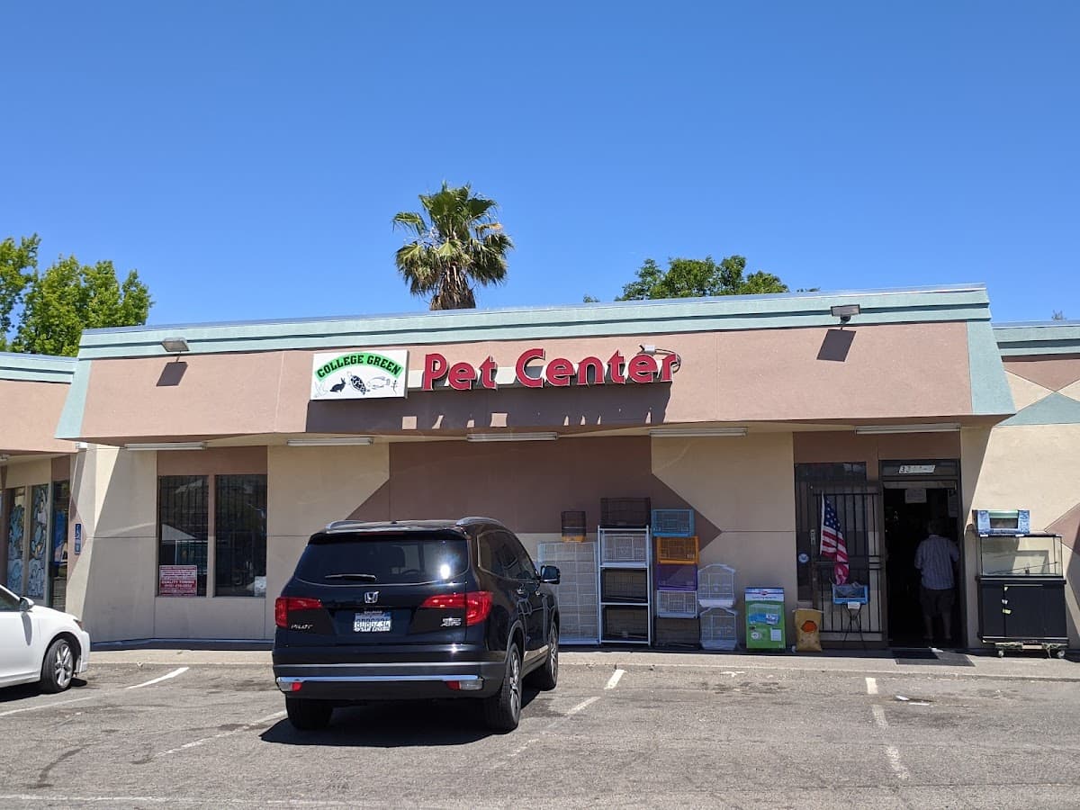 College Greens Pet Center