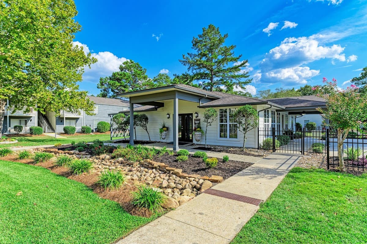 Arbor Walk Apartment Homes