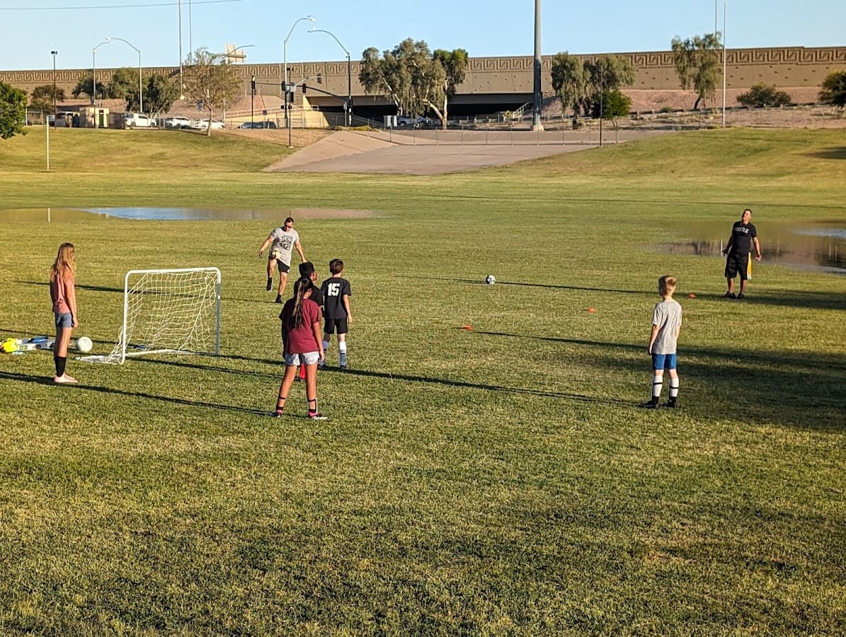 Holmes Park, Basin